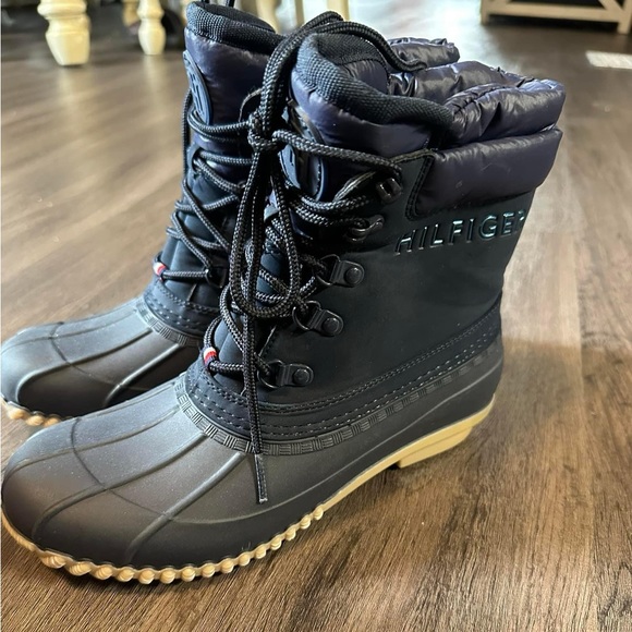 Tommy Hilfiger Shoes - Tommy Hilfiger Womens Muddy Wellies Cold Weather Rain Boots Navy 7 Medium (B,M)